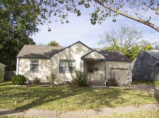 1021 N Ridgewood Dr, Wichita, KS 67208