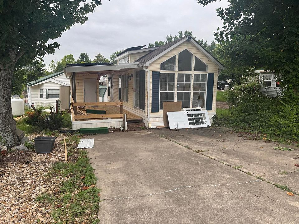 1st image of 480 Royalty Lane