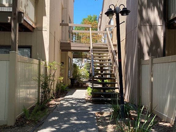2nd image of 508 Woodside Oaks APT 6