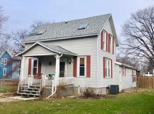 808 E 9th St, Sterling, IL 61081