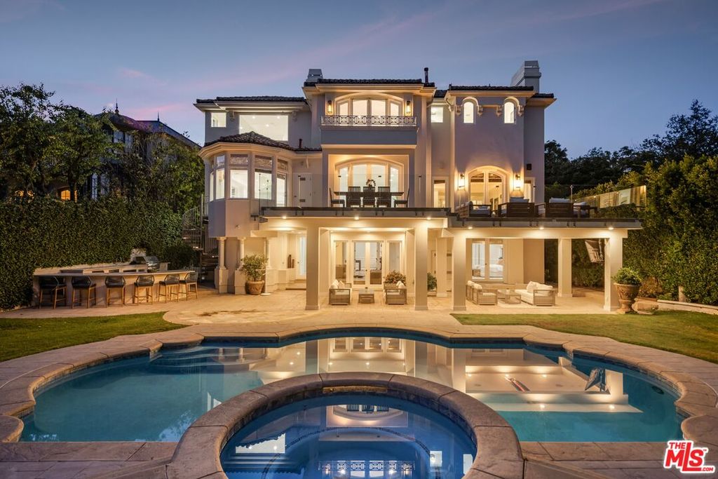 11730 Stonehenge Ln, Los Angeles, CA - View 3