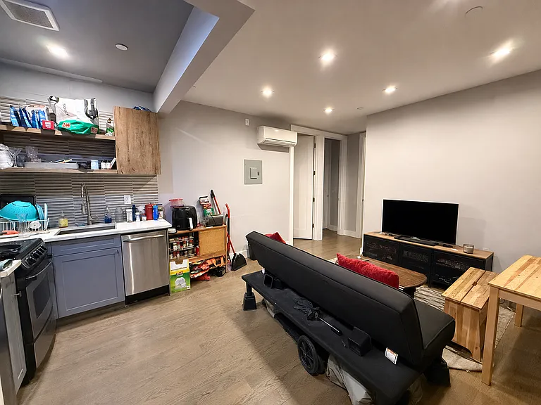 471 Harman St #2 — Photo 3