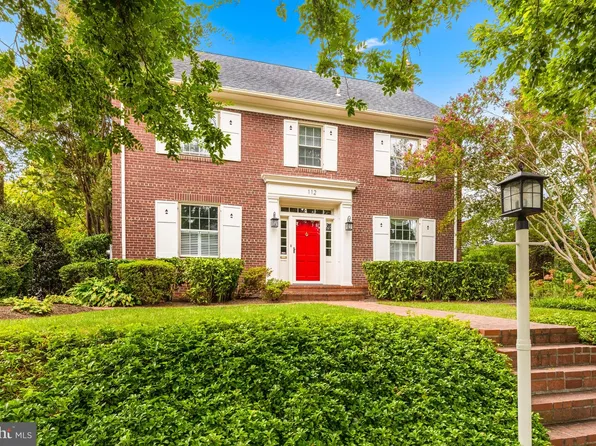112 Summerfield Rd, Chevy Chase, MD 20815