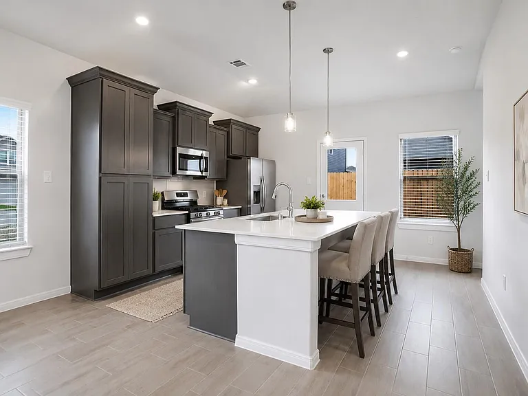 8018 Fijian Cypress Dr — Photo 10