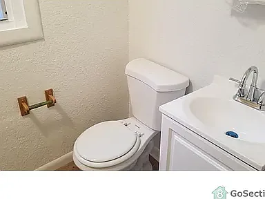 513 44th St #1 — Photo 3