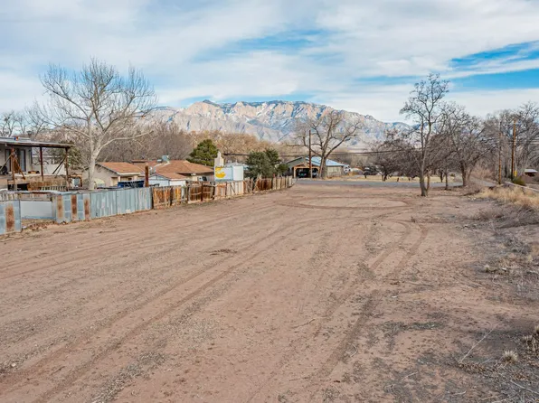 5301 Corrales Rd, Corrales, NM 87048