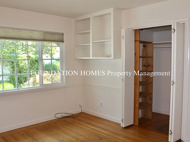 33 College Ct — Photo 10