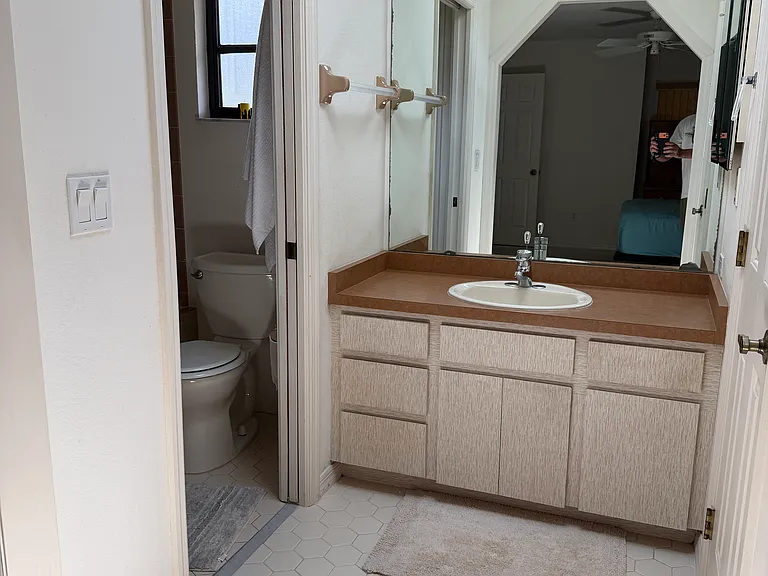 407 Border St — Photo 13