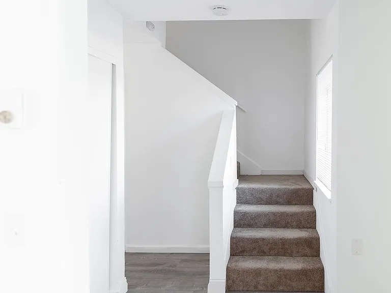 1194 Trinity Ave — Photo 9