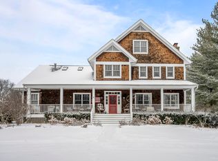 1190 W Old Mill Rd, Lake Forest, IL 60045