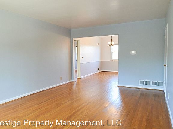 3rd image of 3832 Ault Park Ave APT 03