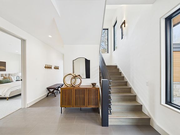 3rd image of 220 Bird Dr #C