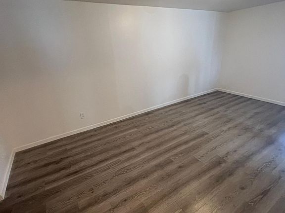5th image of 1024 Throggmorton Ave #1