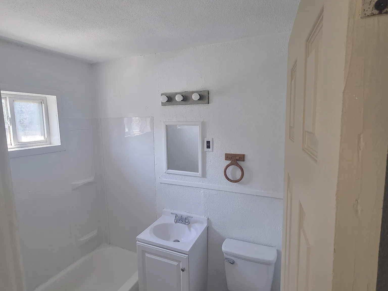 2 bed, 889 sqft, $1,000 — Photo 4