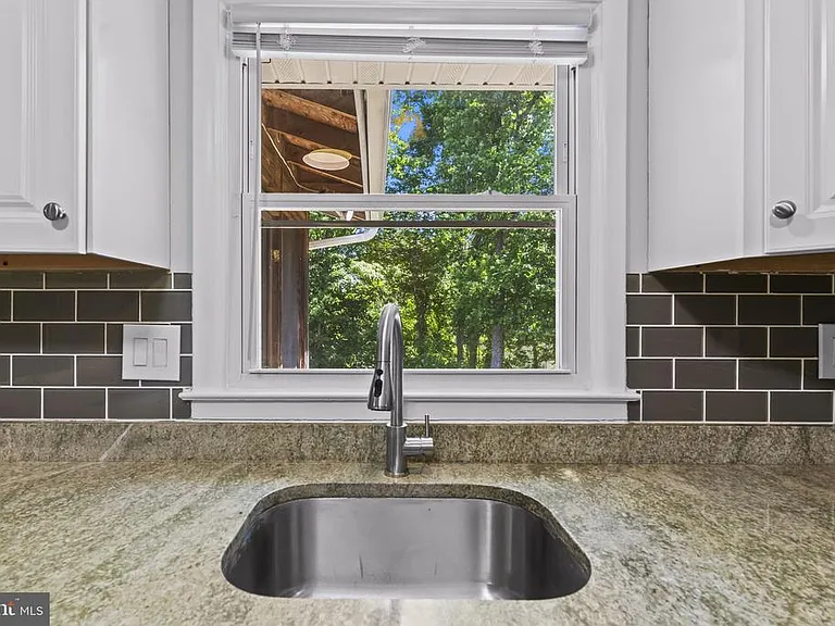 2060 Red Spruce Ct — Photo 13