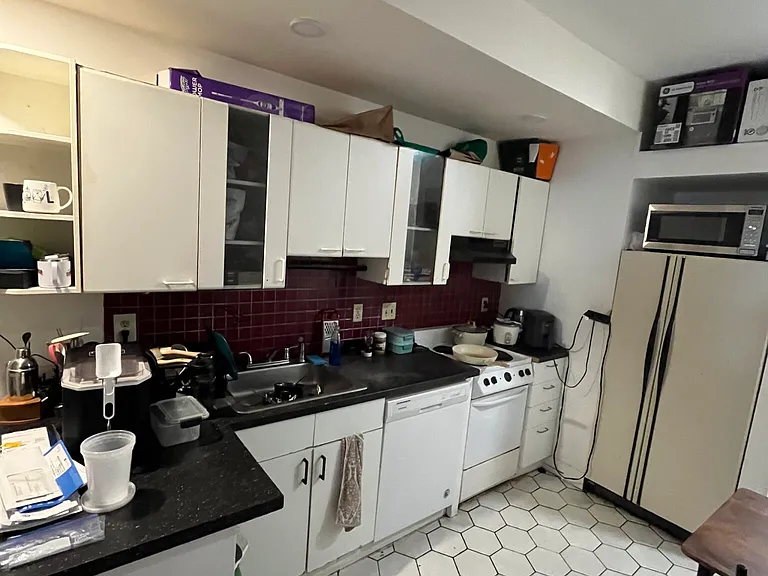 56 Park Vale Ave #9 — Photo 2