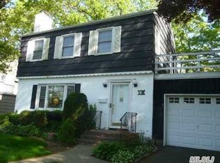 214 Camp Ave, Merrick, NY 11566