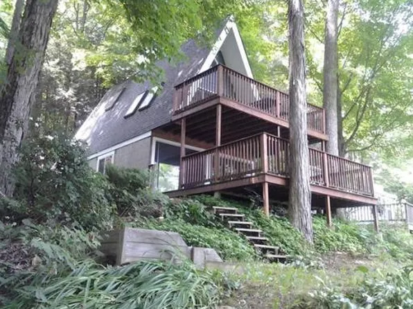 5 Inlet Dr, Holland, MA 01521