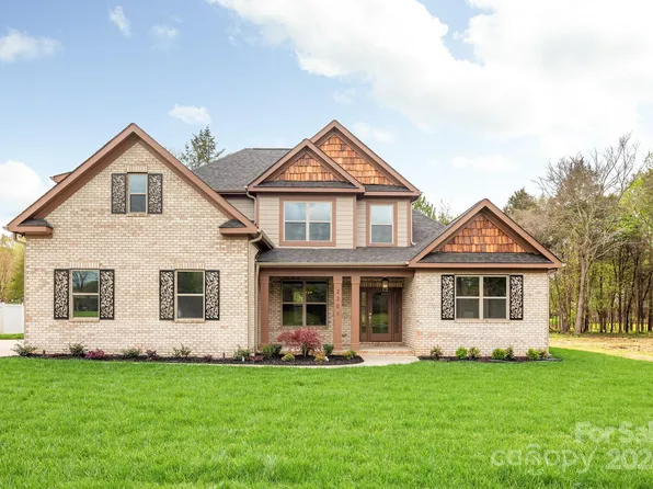 2301 Stallings Rd, Harrisburg, NC 28075