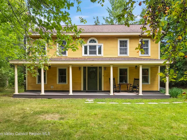 5 Link Road, Ghent, NY 12075