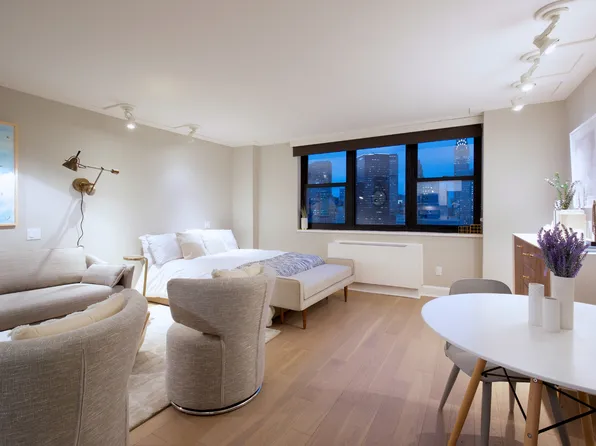 150 East 34th Street image 6 of 30