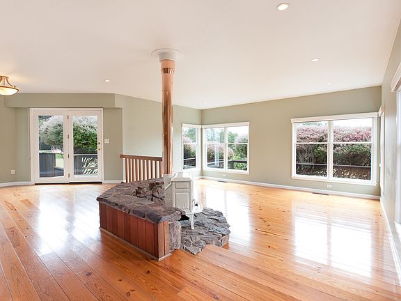 4th image of 14199 Hanson Cir