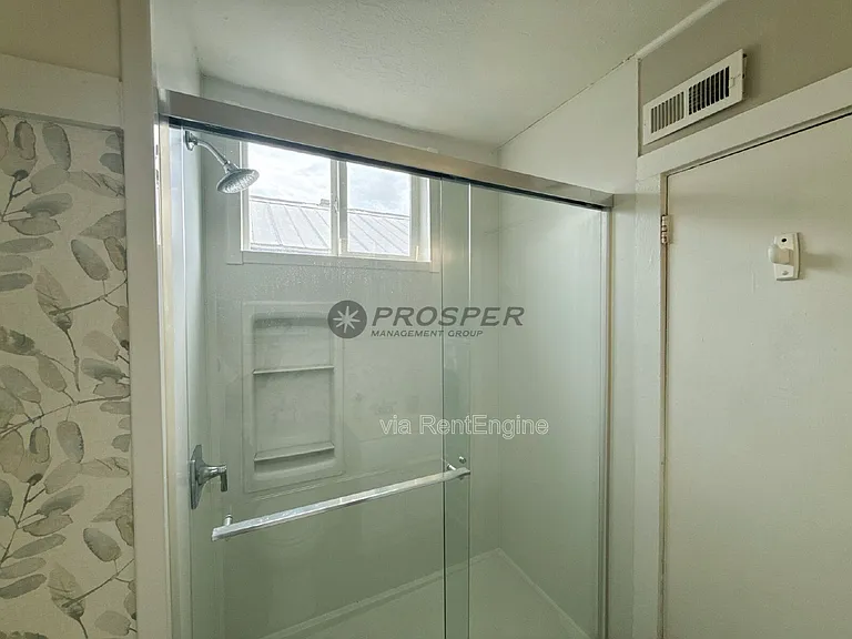 204 Fishburne St — Photo 14