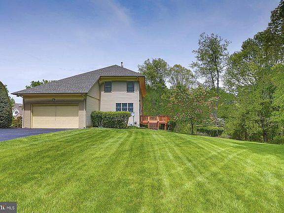 4th image of 23 Woodfield Ct