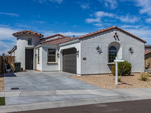 2nd image of 2928 E Hidalgo Ave