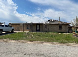 135 N 11th St, Jacksboro, TX 76458