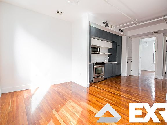 4th image of 180 Bainbridge St APT 215