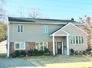 4 Lois Ln, Old Bethpage, NY 11804