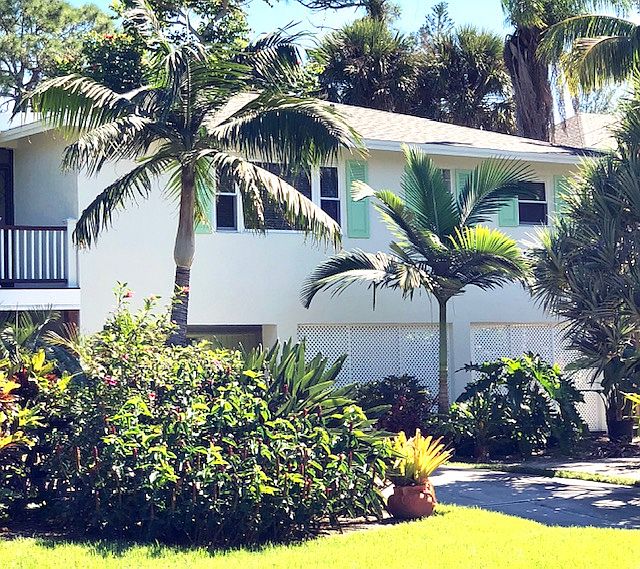 2nd image of 1320 Venetian Way
