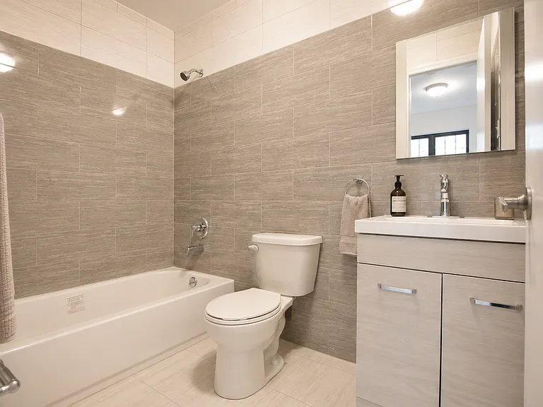 1355 Plimpton Ave #2 — Photo 7