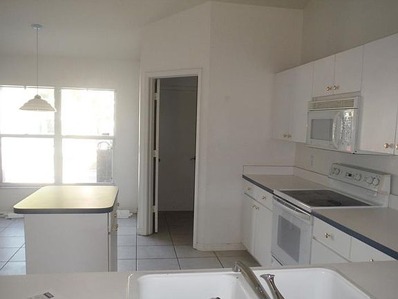 5th image of 10515 Salisbury St