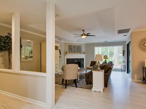 4th image of 15 Fox Den Ct