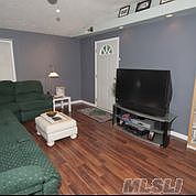 3rd image of 241 Maplecrest Dr