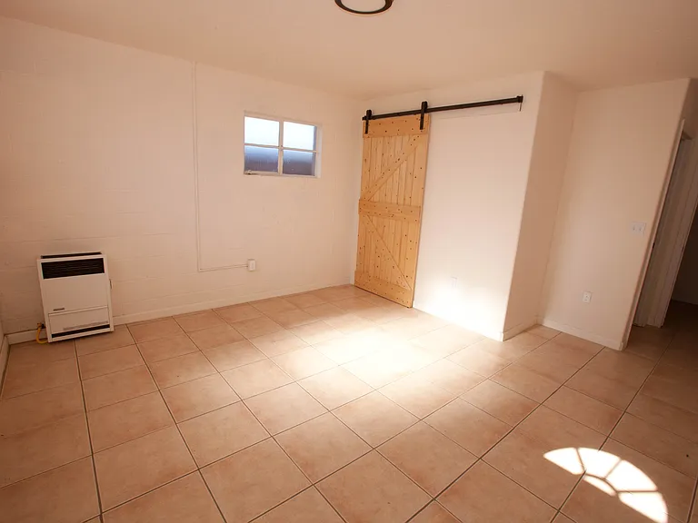 404 E Orange St — Photo 34