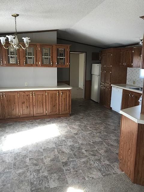 1st image of 14 Spruce Ln