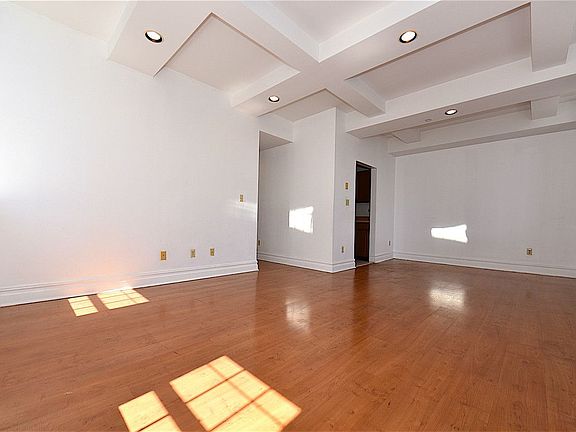 3rd image of 45-02 Ditmars Blvd #201