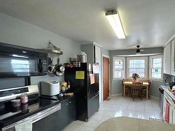 2nd image of 6335 Becker Rd