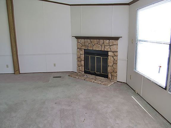 5th image of 15379 Enchante Dr