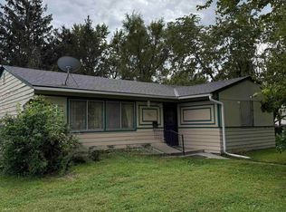 227 North Dr, Fremont, NE 68025