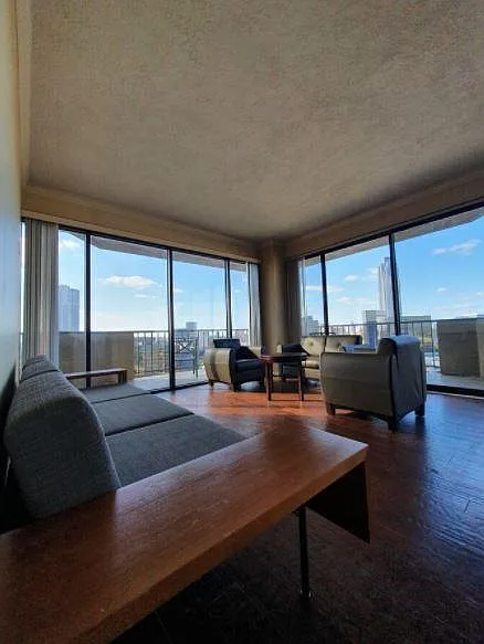 2 bed, 1955 sqft, $3,450 — Photo 3