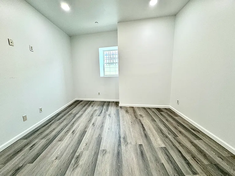 20 N 40th St #1A — Photo 8