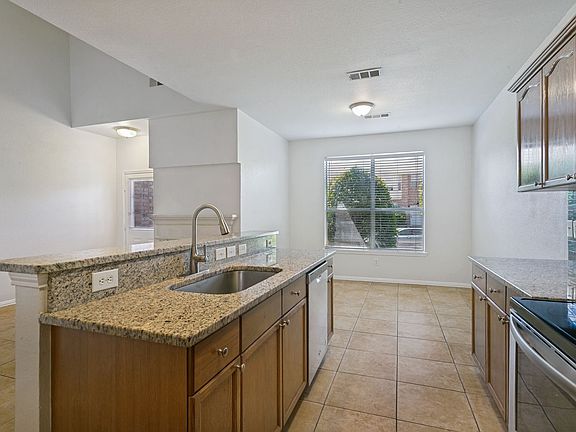 4th image of 1519 Barbara Dr