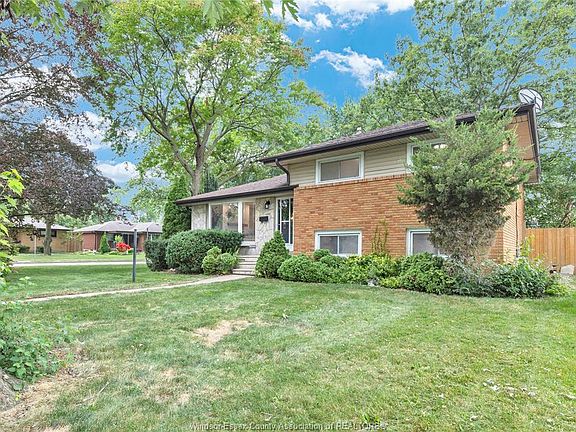 2nd image of 465 Greendale Dr