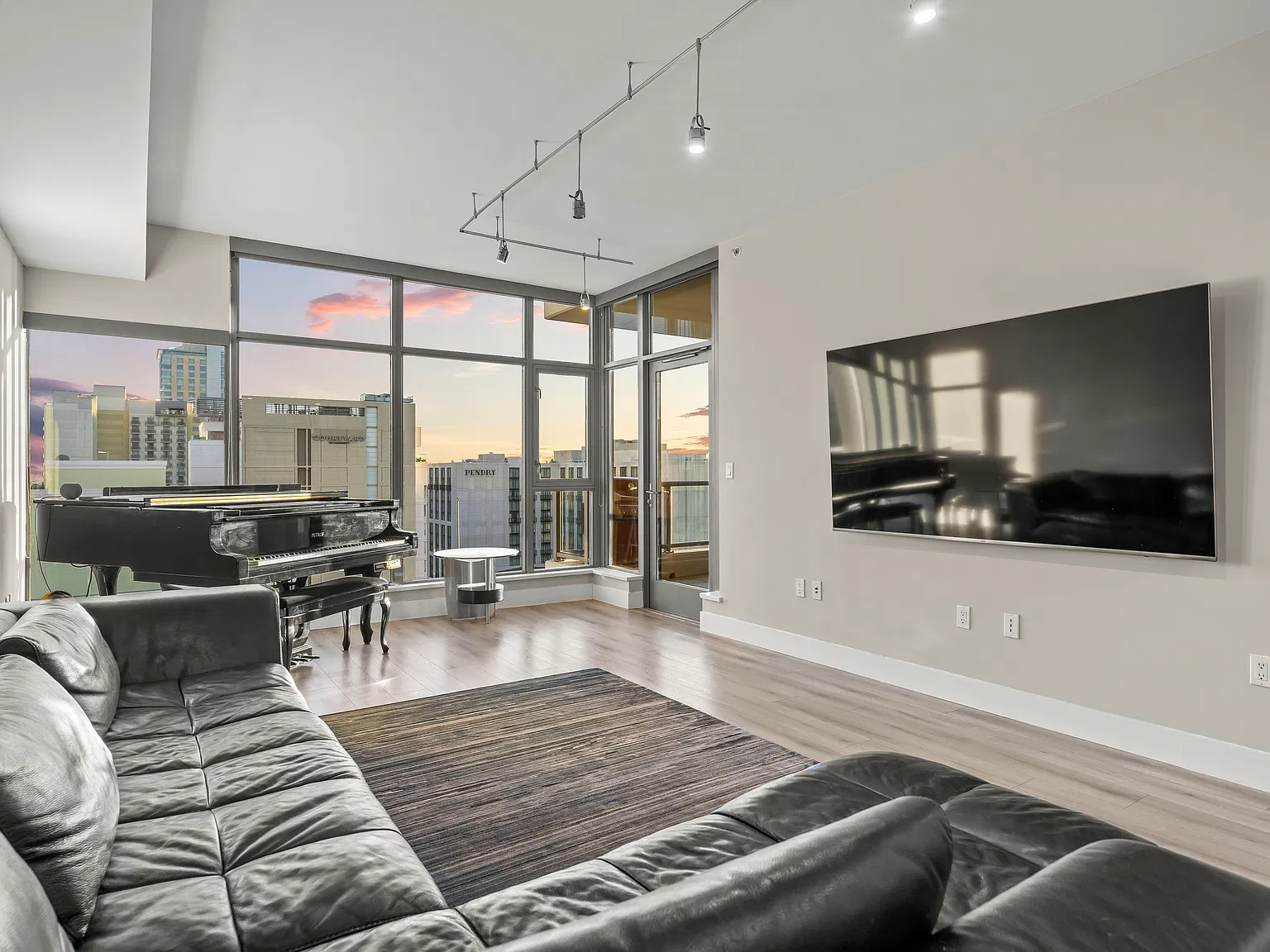2 bed, 1144 sqft, $5,500 — Photo 1