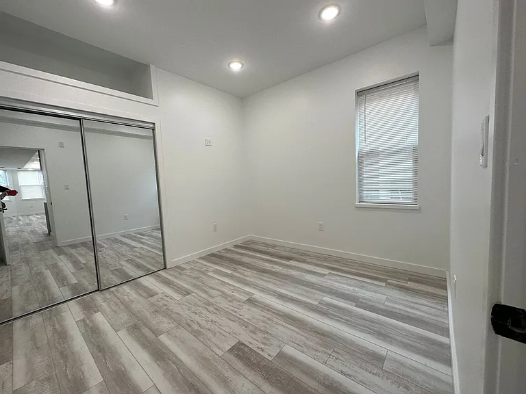 129 S 51st St #2F — Photo 5