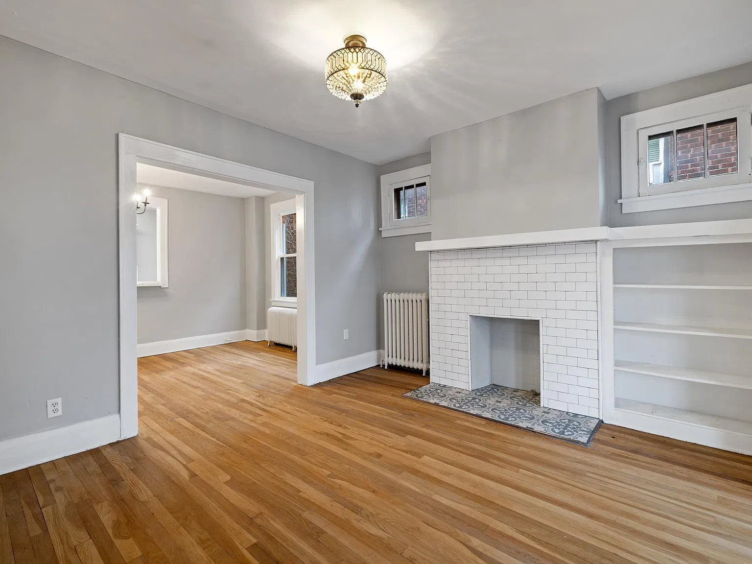 2 bed, 1000 sqft, $1,300 — Photo 2
